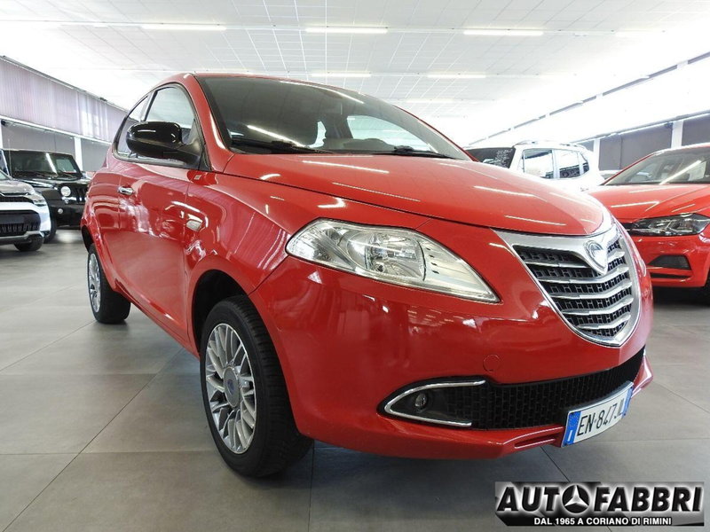 Lancia Ypsilon 0.9 TwinAir 85 CV 5 porte Metano Ecochic Gold