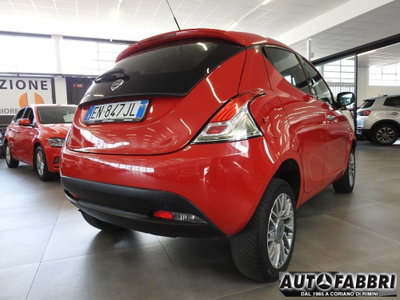 Lancia Ypsilon 0.9 TwinAir 85 CV 5 porte Metano Ecochic Gold (5)
