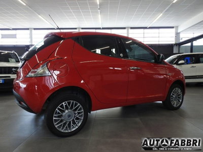 Lancia Ypsilon 0.9 TwinAir 85 CV 5 porte Metano Ecochic Gold (6)