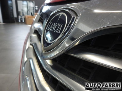 Lancia Ypsilon 0.9 TwinAir 85 CV 5 porte Metano Ecochic Gold (7)