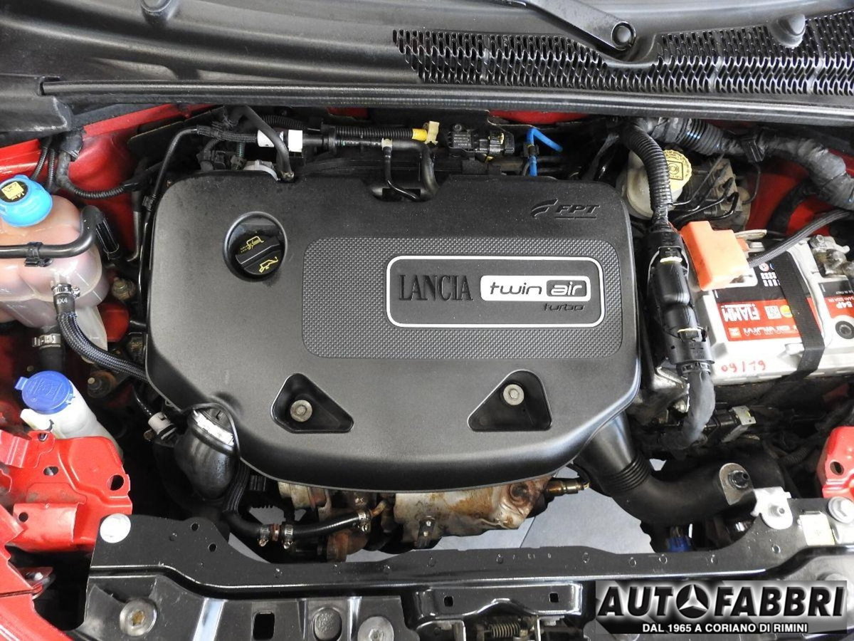 Lancia Ypsilon 0.9 TwinAir 85 CV 5 porte Metano Ecochic Gold (9)