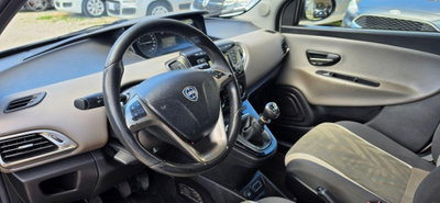Lancia Ypsilon 1.2 69 CV 5 porte Gold (10)