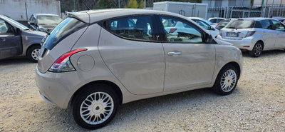 Lancia Ypsilon 1.2 69 CV 5 porte Gold (7)