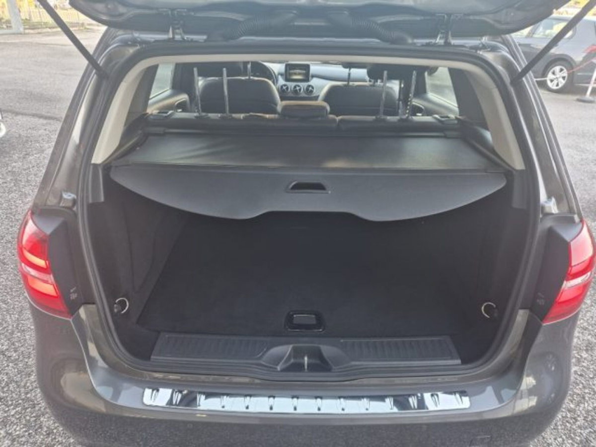 Mercedes-Benz Classe B 180 d Automatic Premium (13)