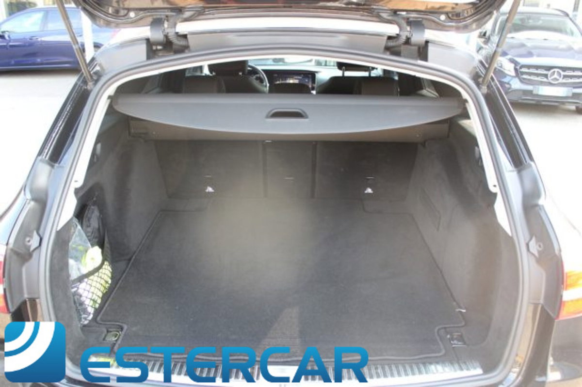 Mercedes-Benz Classe E Station Wagon 220 d 4Matic Auto AMG Line (20)