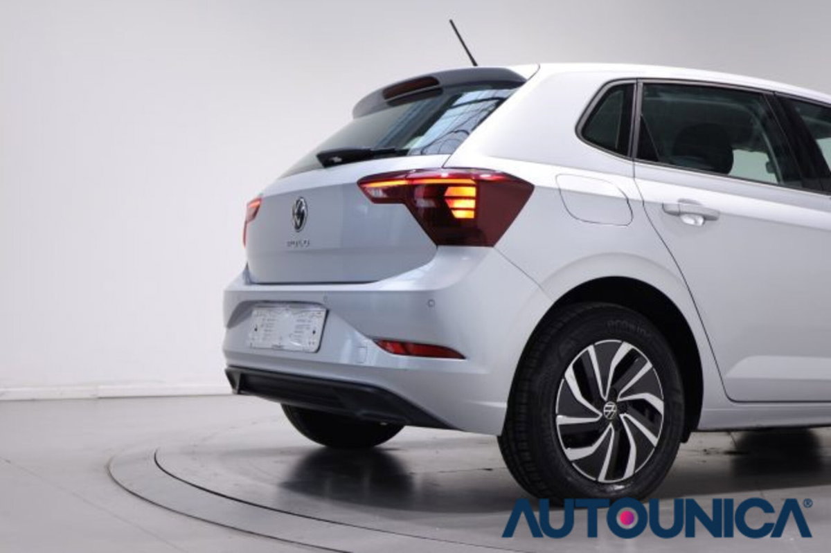 Volkswagen Polo 1.0 tsi Life 95cv dsg (14)