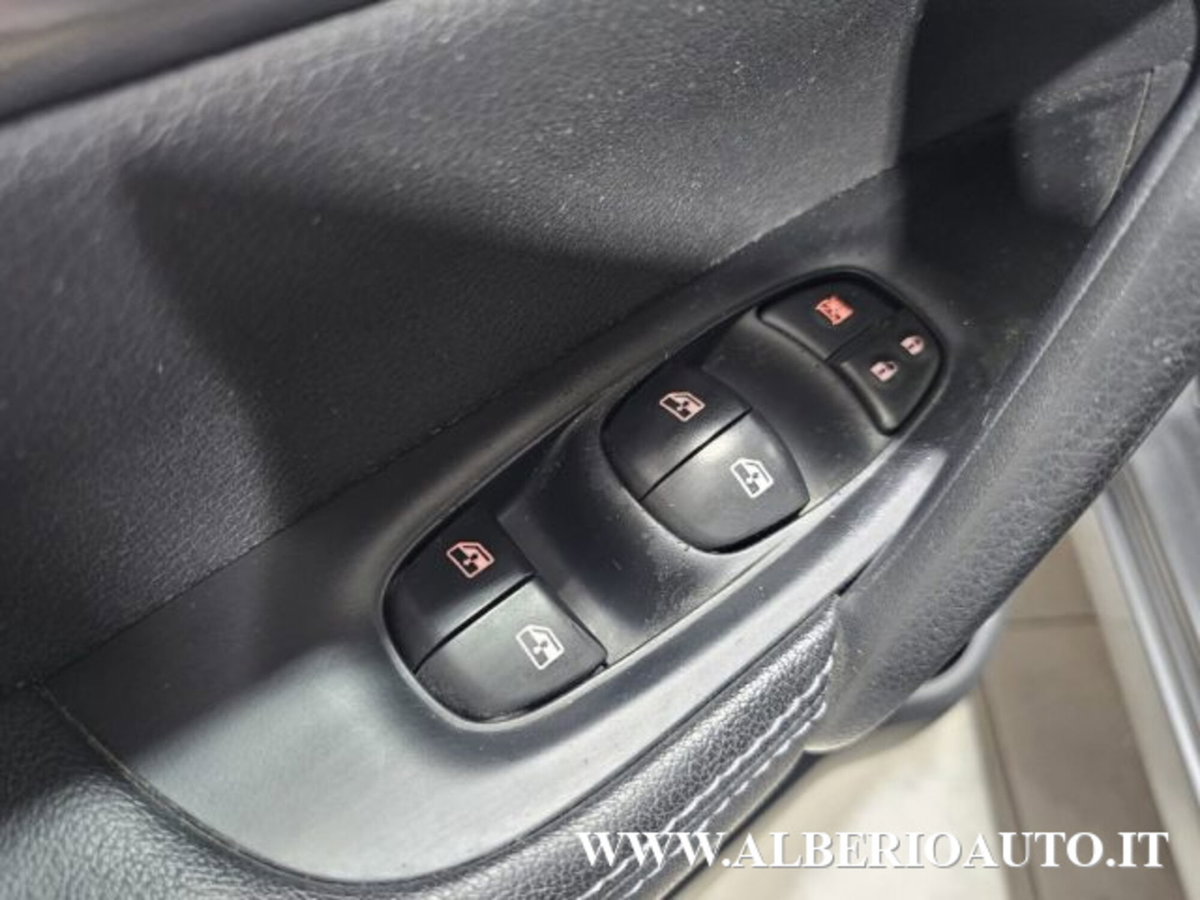 Nissan Qashqai 1.7 dCi 150 CV 4WD CVT N-Connecta (18)