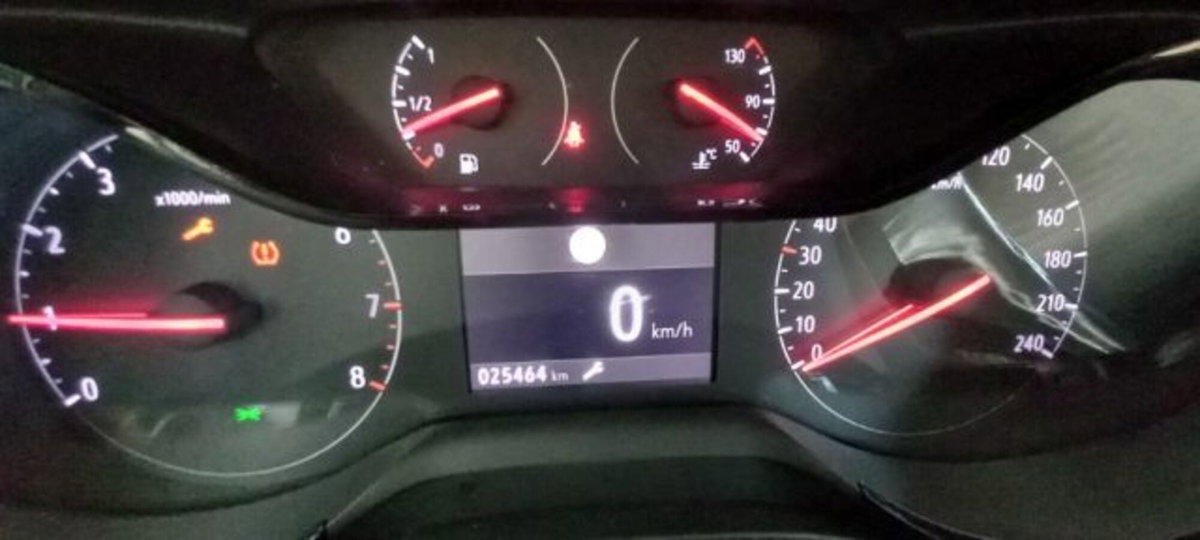 Opel Corsa 1.2 Edition (11)