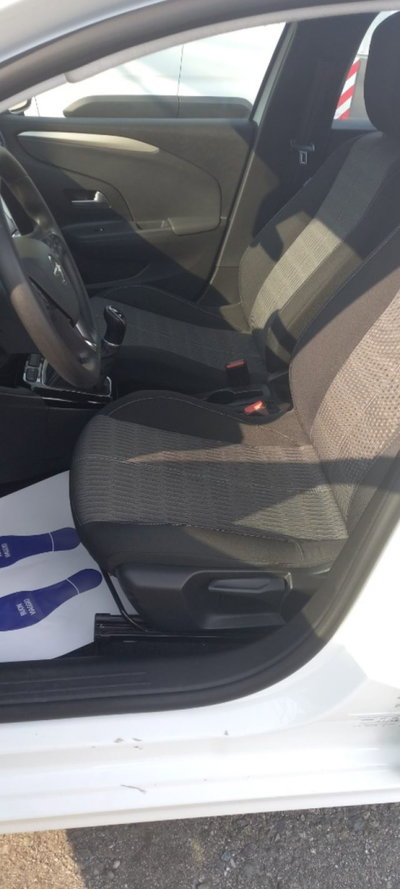 Opel Corsa 1.2 Edition (5)