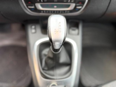 Renault Scenic E-Tech Electric 1.5 dCi 110CV EDC Dynamique (13)