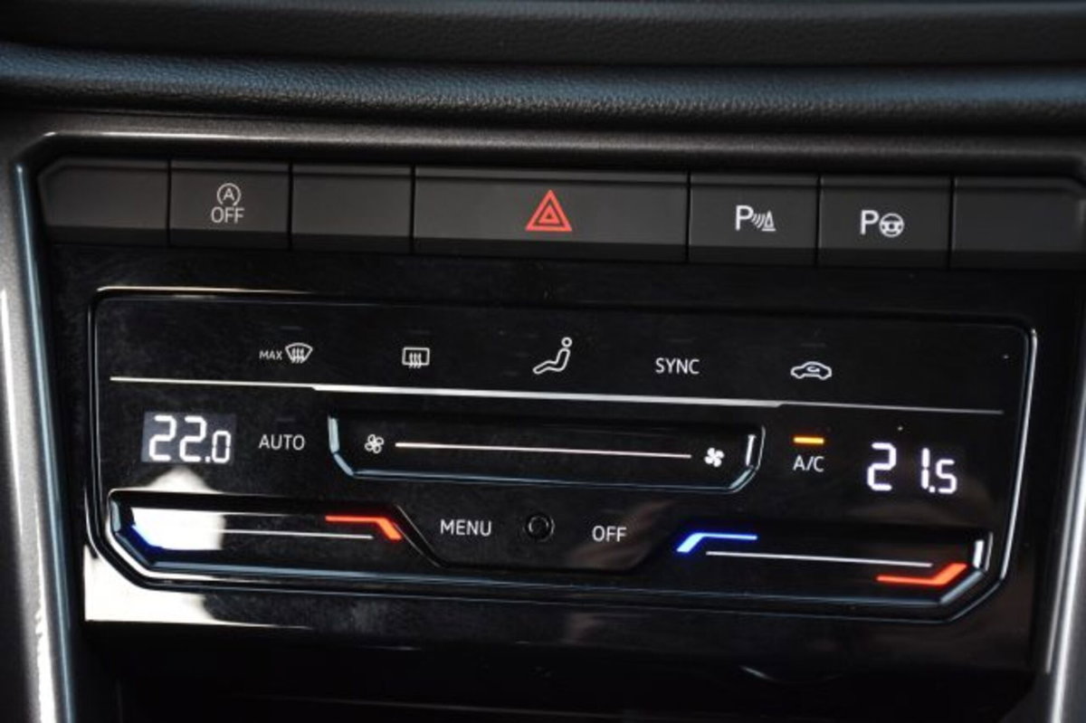 Volkswagen T-Roc 1.5 tsi Style dsg (13)