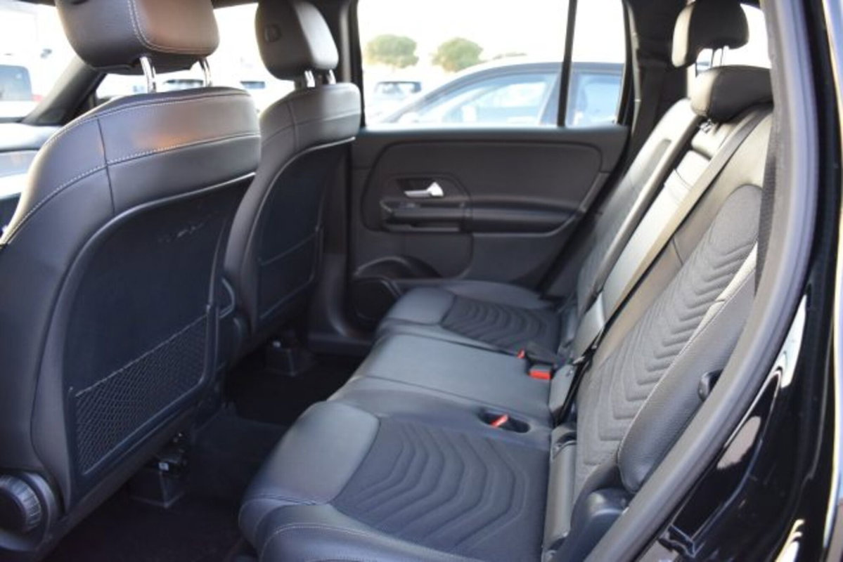 Mercedes-Benz GLB 200 d Business Extra auto 7p.ti (16)