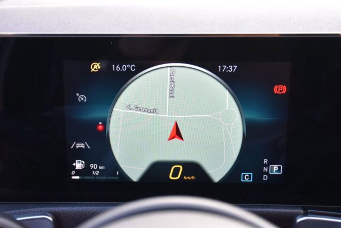 Mercedes-Benz GLB 200 d Business Extra auto 7p.ti (9)