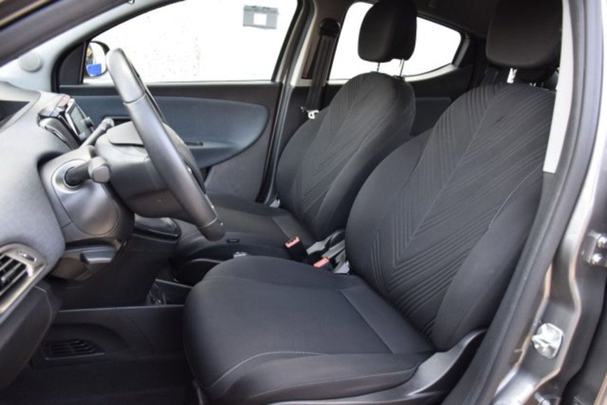 Lancia Ypsilon 1.0 FireFly 5 porte S&S Hybrid Ecochic Gold (5)