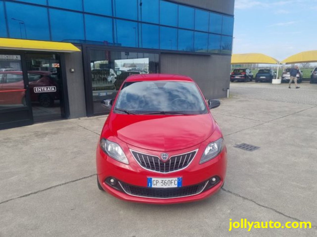 Lancia Ypsilon 1.0 FireFly 5 porte S&S Hybrid Gold Plus (2)