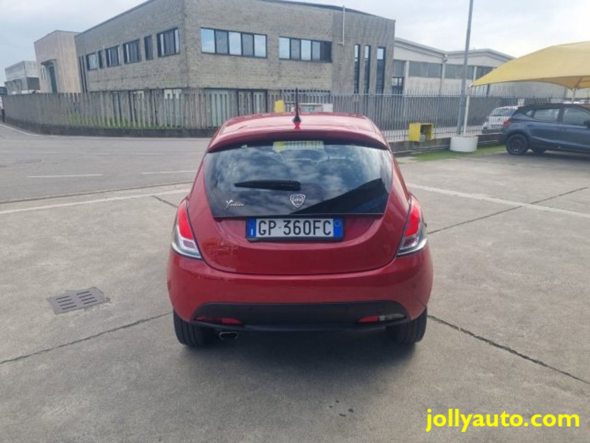 Lancia Ypsilon 1.0 FireFly 5 porte S&S Hybrid Gold Plus (3)