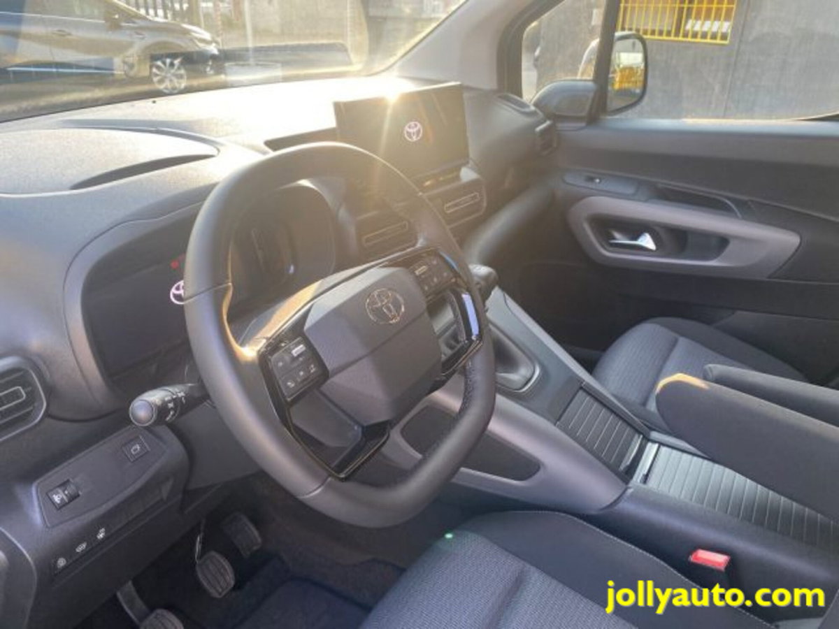 Toyota Proace City Verso City Verso 1.5D 100 CV S&S Short D Executive (9)