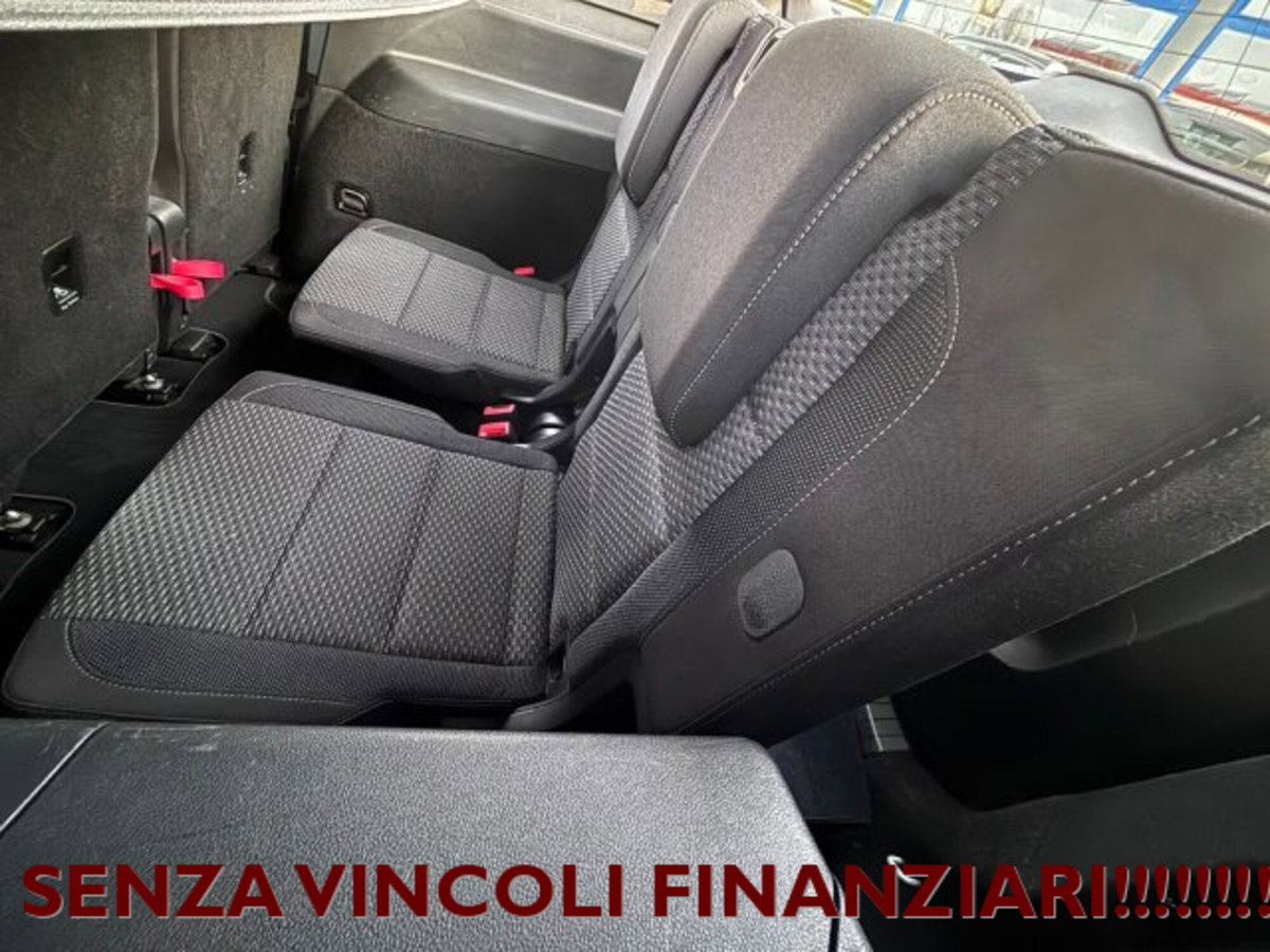 Volkswagen Touran 1.6 TDI 115 CV SCR DSG Comfortline BlueMotion Tech. (13)
