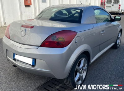 Opel Tigra TwinTop 1.4 16V Sport (4)