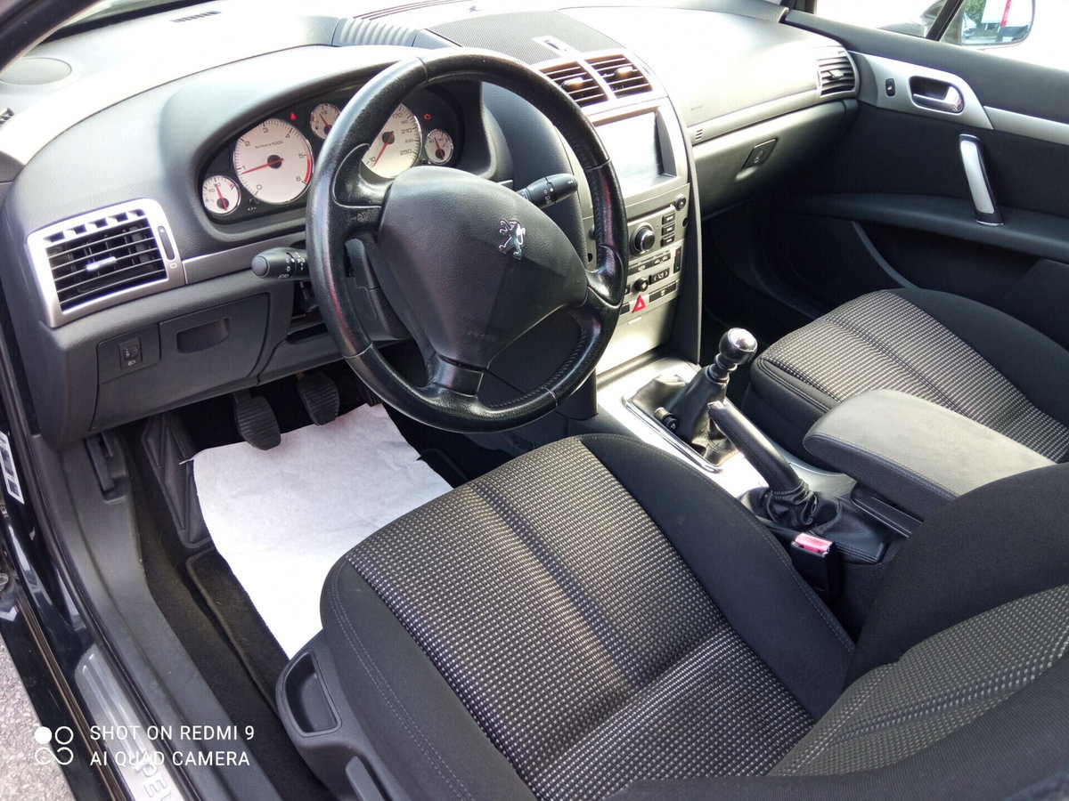 Peugeot 407 SW 2.0 HDi aut. Féline (7)