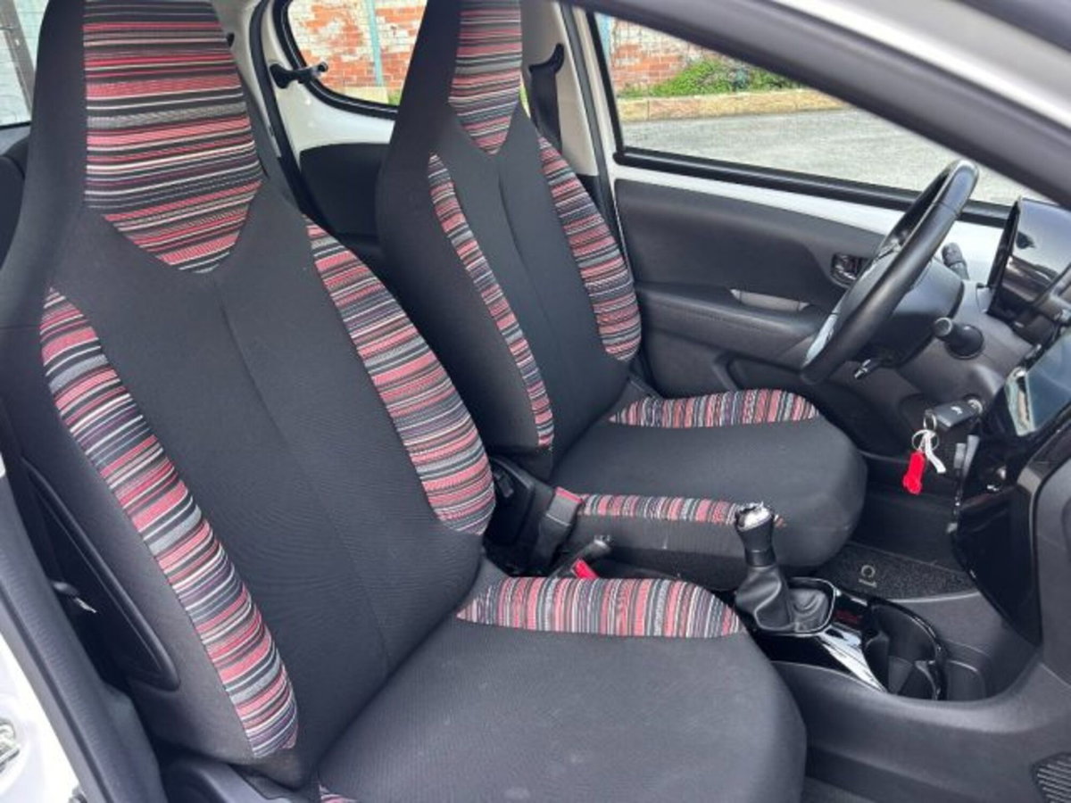 Citroen C1 C1 VTi 72 5 porte Shine (12)