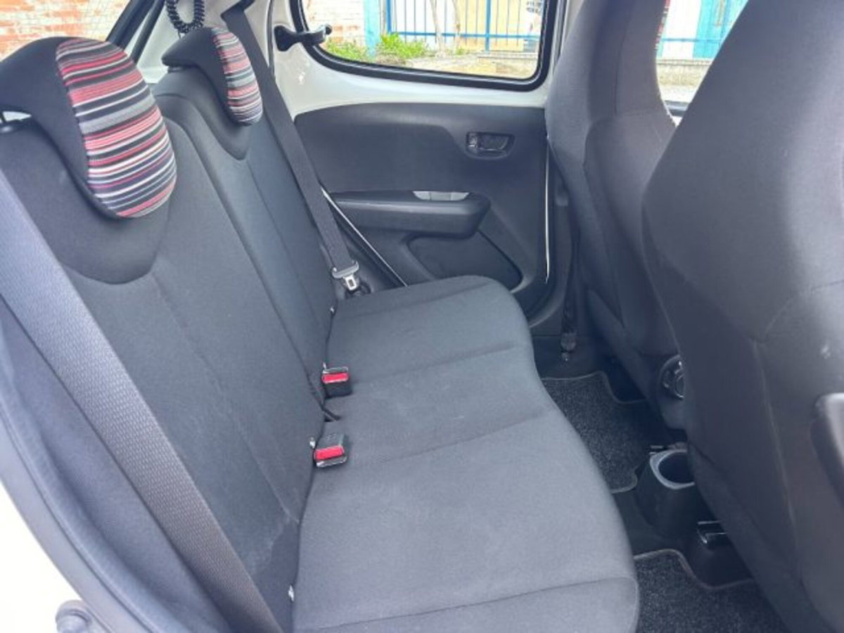 Citroen C1 C1 VTi 72 5 porte Shine (13)