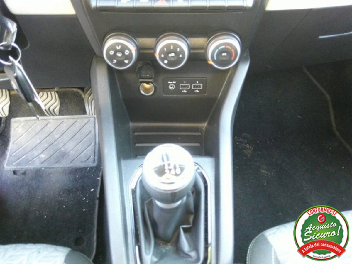 Renault Clio Blue dCi 100 CV 5 porte Evolution (18)