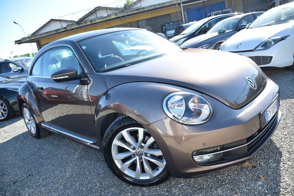 Volkswagen Maggiolino 1.6 TDI Design (10)