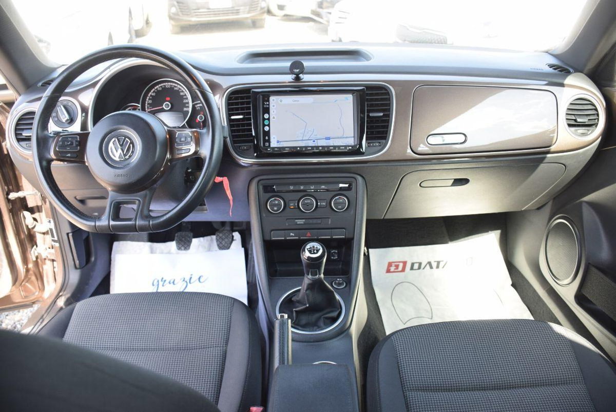 Volkswagen Maggiolino 1.6 TDI Design (5)