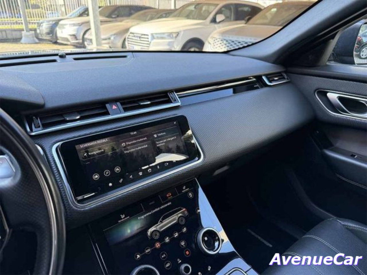 Land Rover Range Rover Velar 2.0D I4 180 CV R-Dynamic (16)