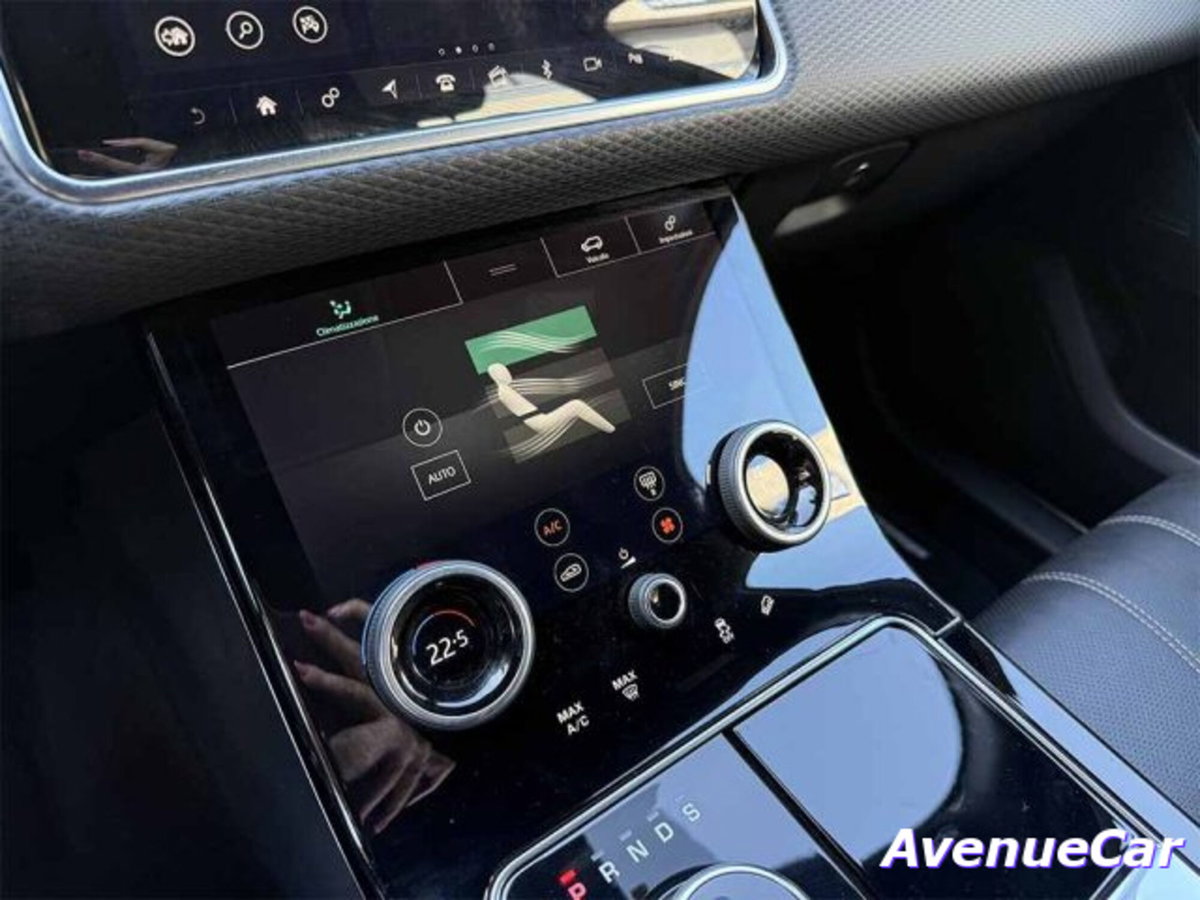 Land Rover Range Rover Velar 2.0D I4 180 CV R-Dynamic (17)