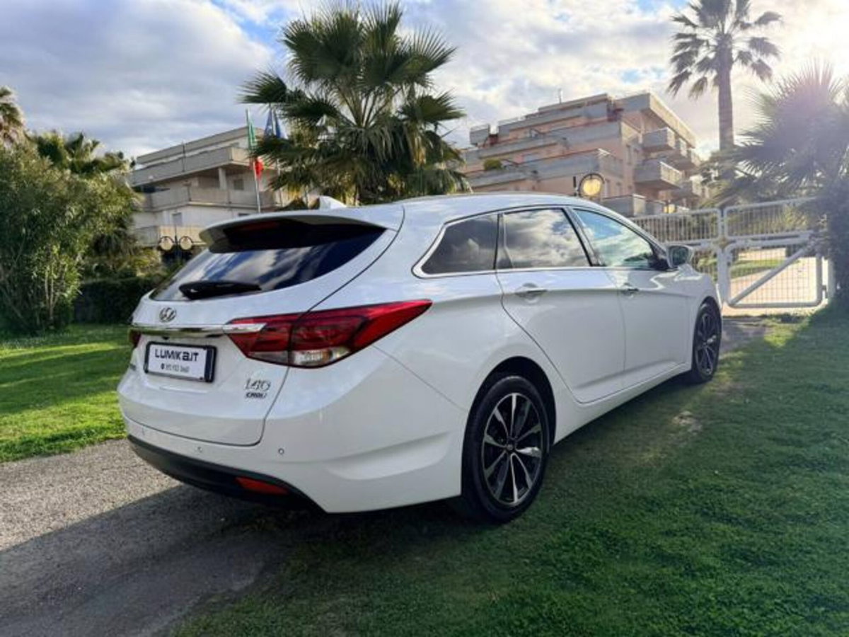 Hyundai i40 Station Wagon 1.7 CRDi 141 CV 7DCT Style (4)
