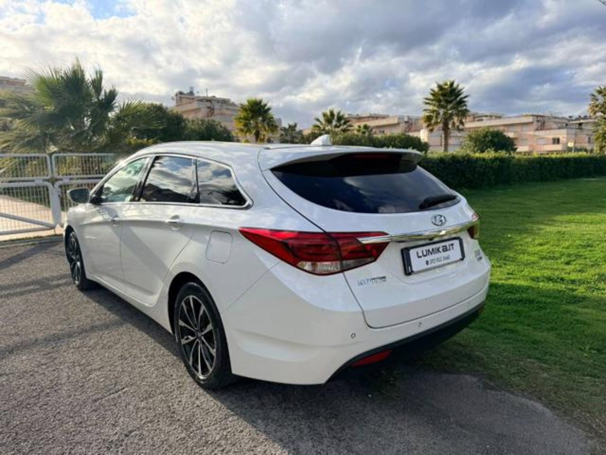Hyundai i40 Station Wagon 1.7 CRDi 141 CV 7DCT Style (5)