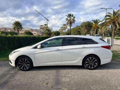 Hyundai i40 Station Wagon 1.7 CRDi 141 CV 7DCT Style (8)