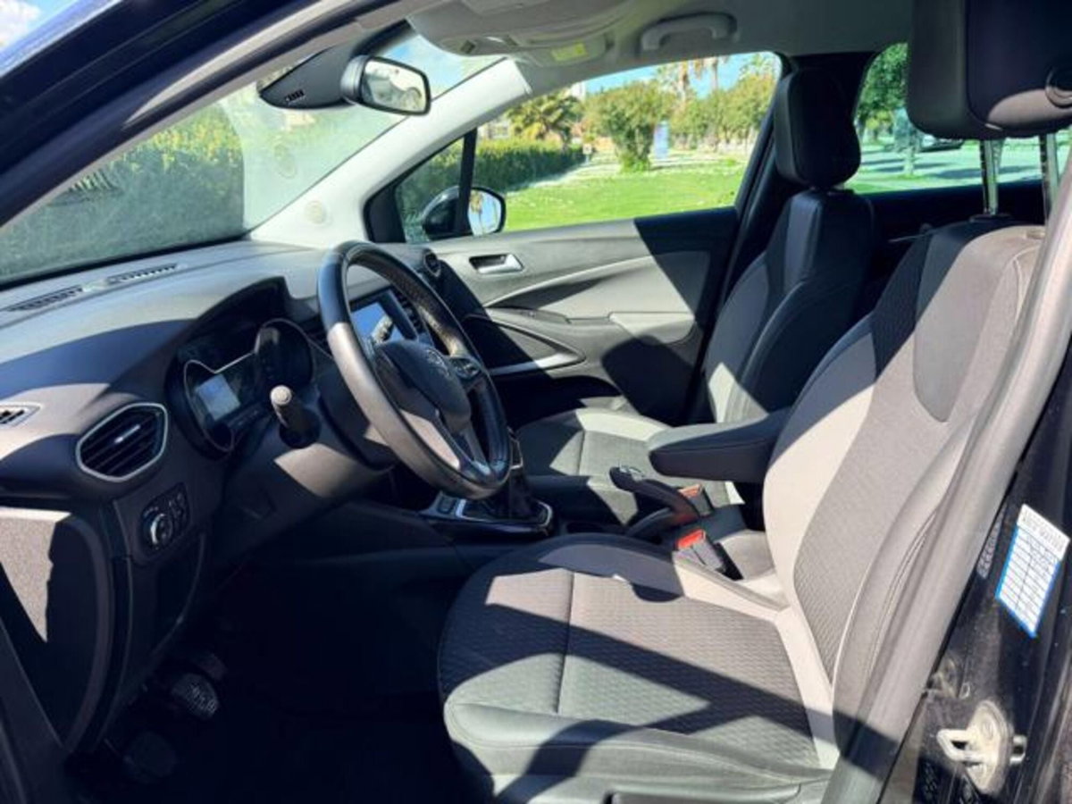 Opel Crossland X 1.2 12V Innovation (9)