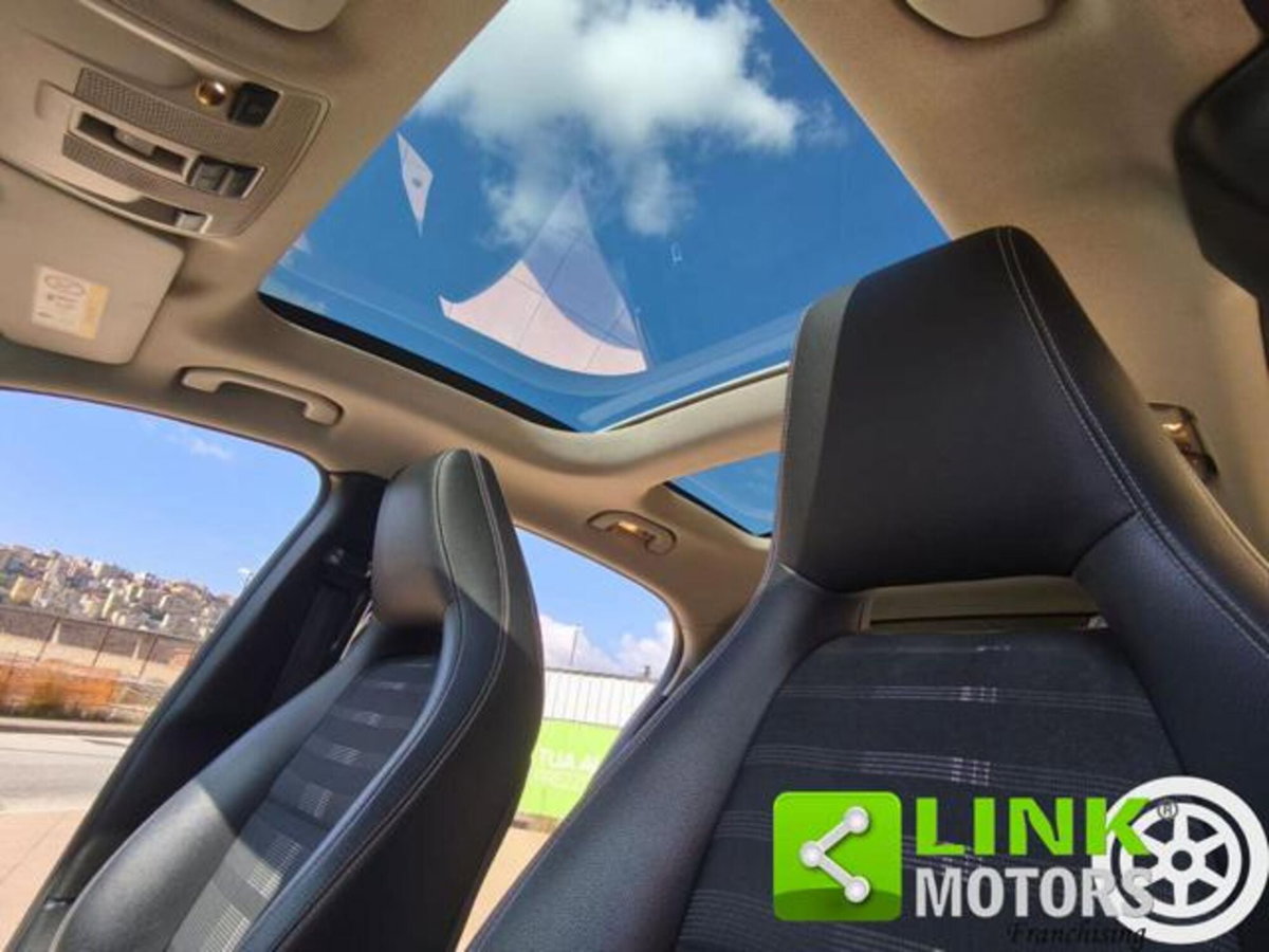 Mercedes-Benz GLA SUV 200 d Automatic Sport (14)
