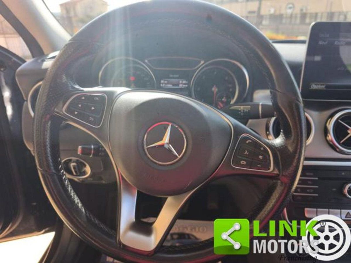 Mercedes-Benz GLA SUV 200 d Automatic Sport (15)