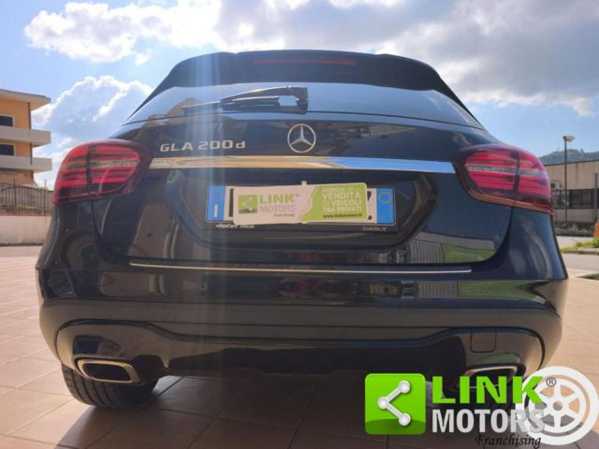 Mercedes-Benz GLA SUV 200 d Automatic Sport (8)