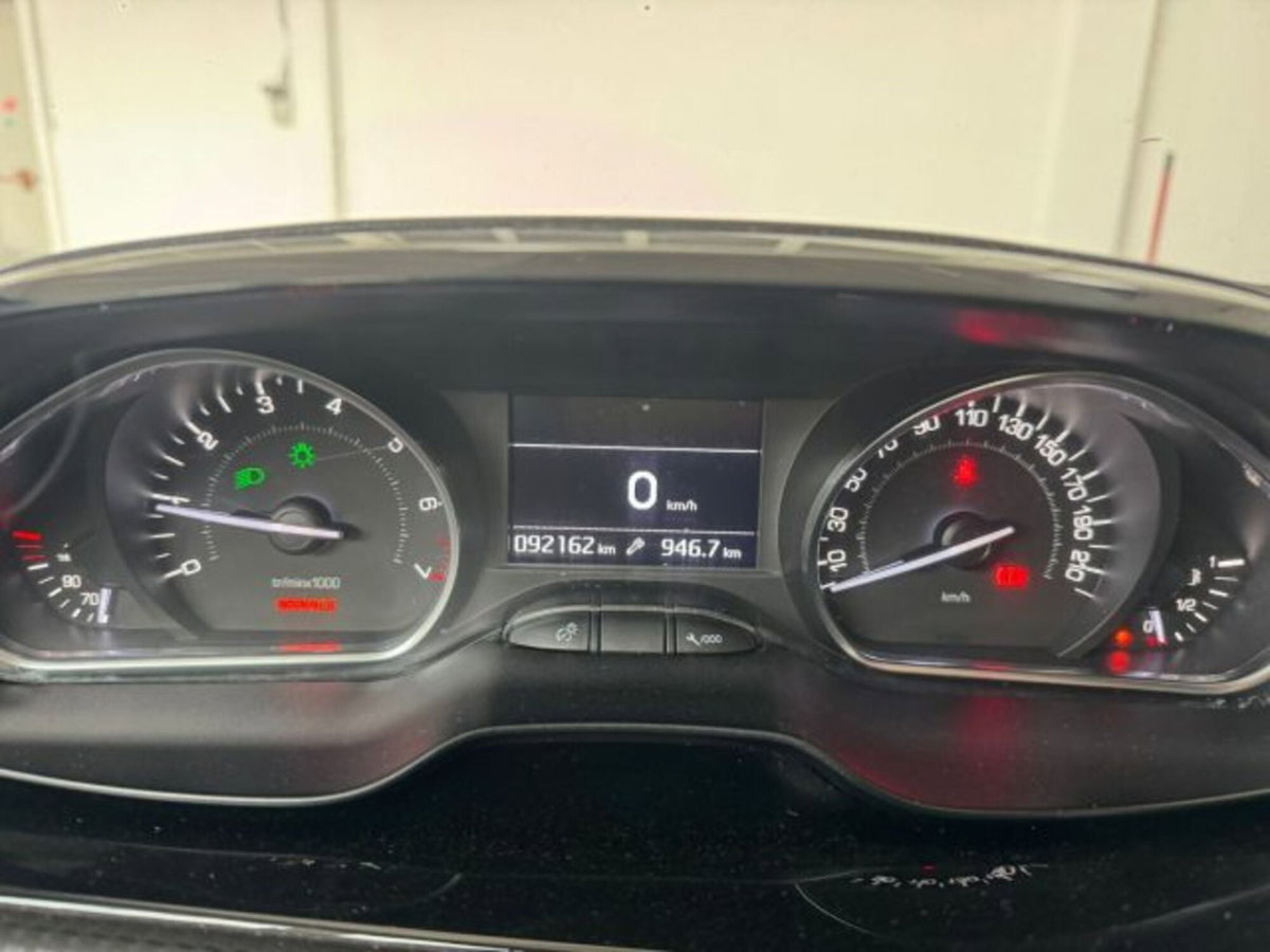 Peugeot 208 Turbo 110 S&S 5 porte Allure (19)
