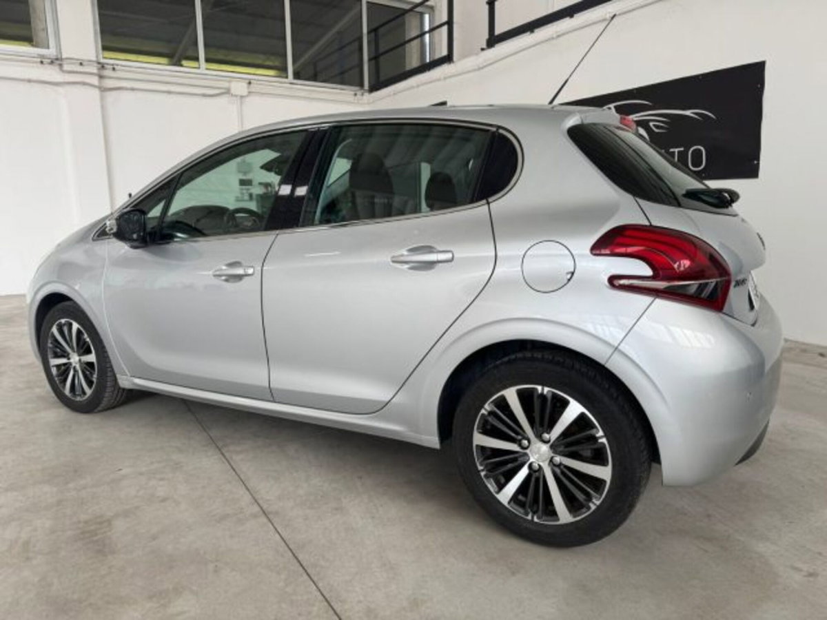 Peugeot 208 Turbo 110 S&S 5 porte Allure (6)