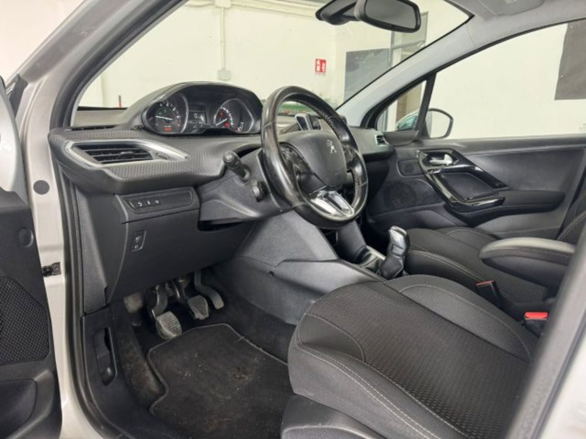 Peugeot 208 Turbo 110 S&S 5 porte Allure (9)