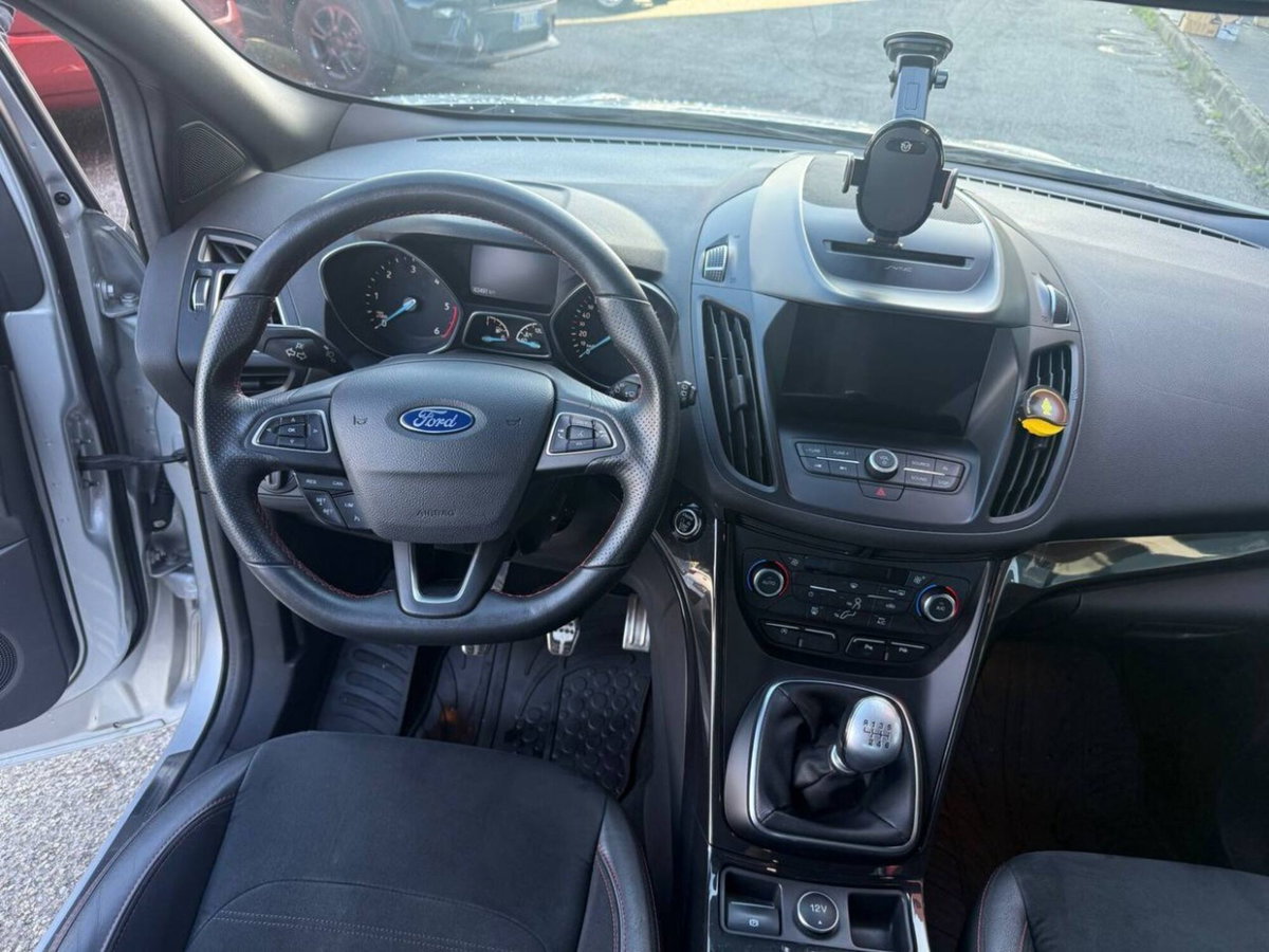 Ford Kuga 2.0 TDCI 120 CV S&S 2WD Powershift ST-Line (10)