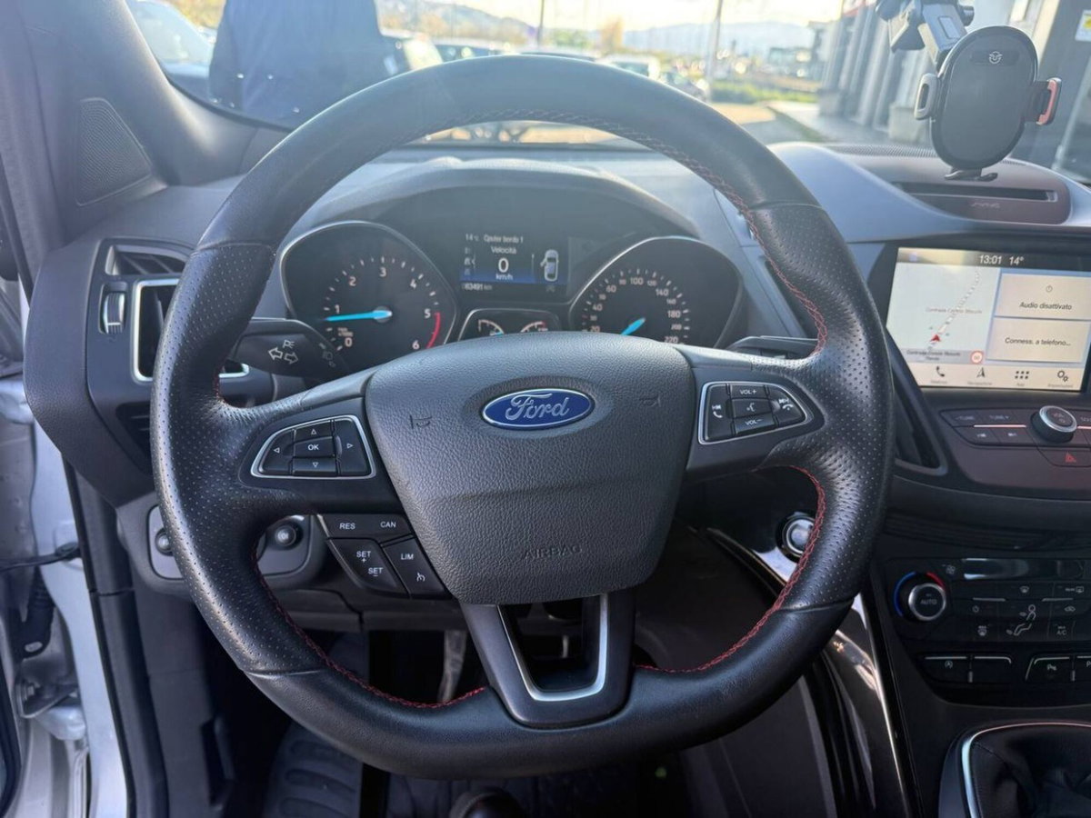 Ford Kuga 2.0 TDCI 120 CV S&S 2WD Powershift ST-Line (11)