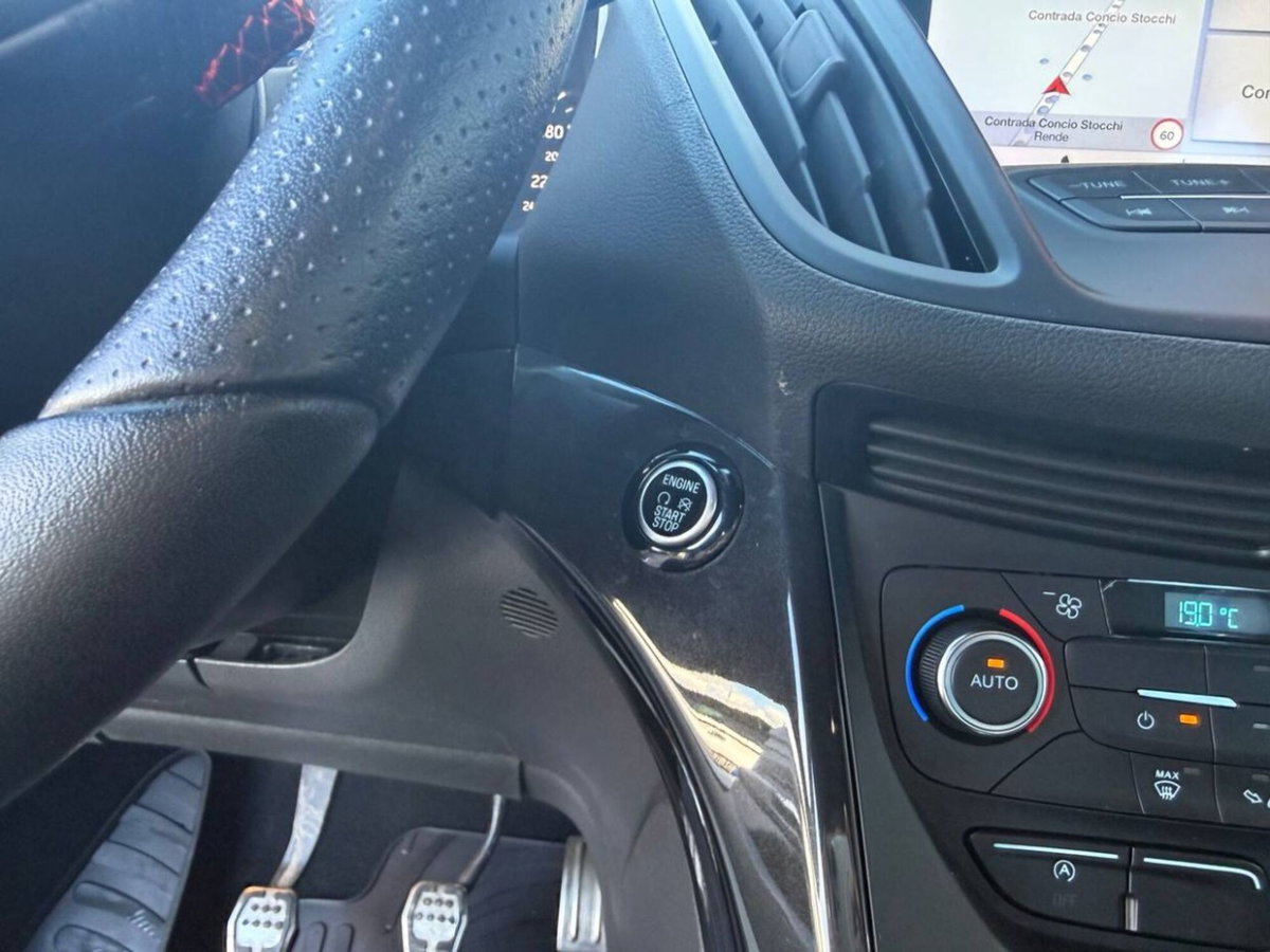 Ford Kuga 2.0 TDCI 120 CV S&S 2WD Powershift ST-Line (13)