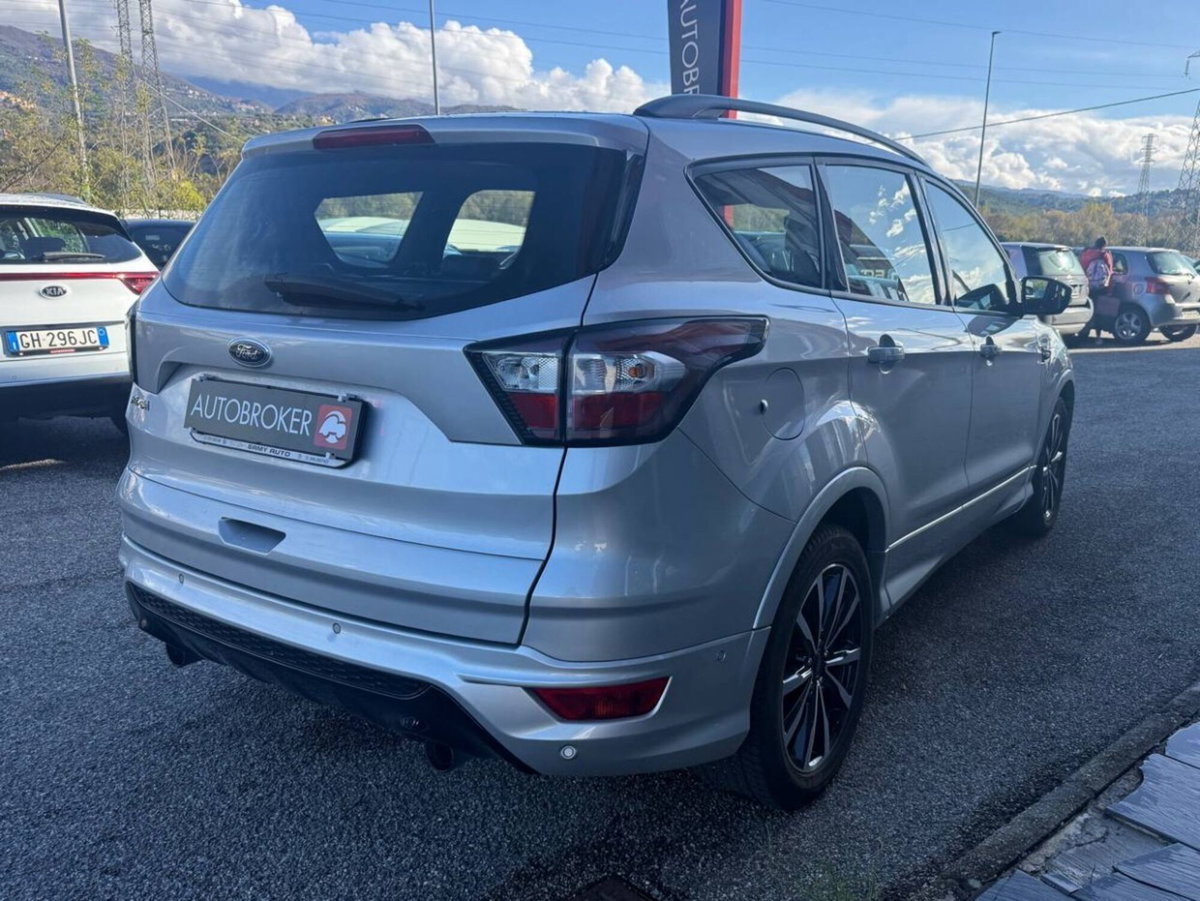 Ford Kuga 2.0 TDCI 120 CV S&S 2WD Powershift ST-Line (4)