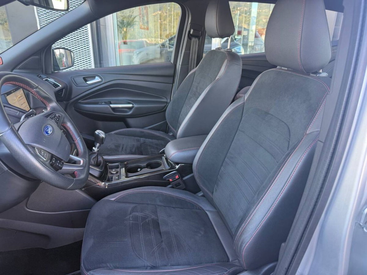 Ford Kuga 2.0 TDCI 120 CV S&S 2WD Powershift ST-Line (9)