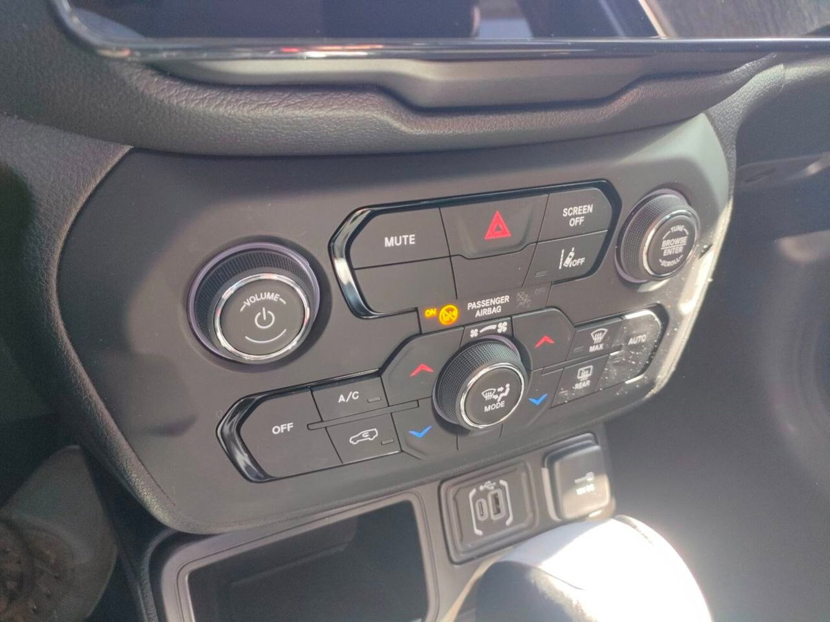 Jeep Renegade 1.5 turbo t4 mhev Altitude 2wd dct (17)