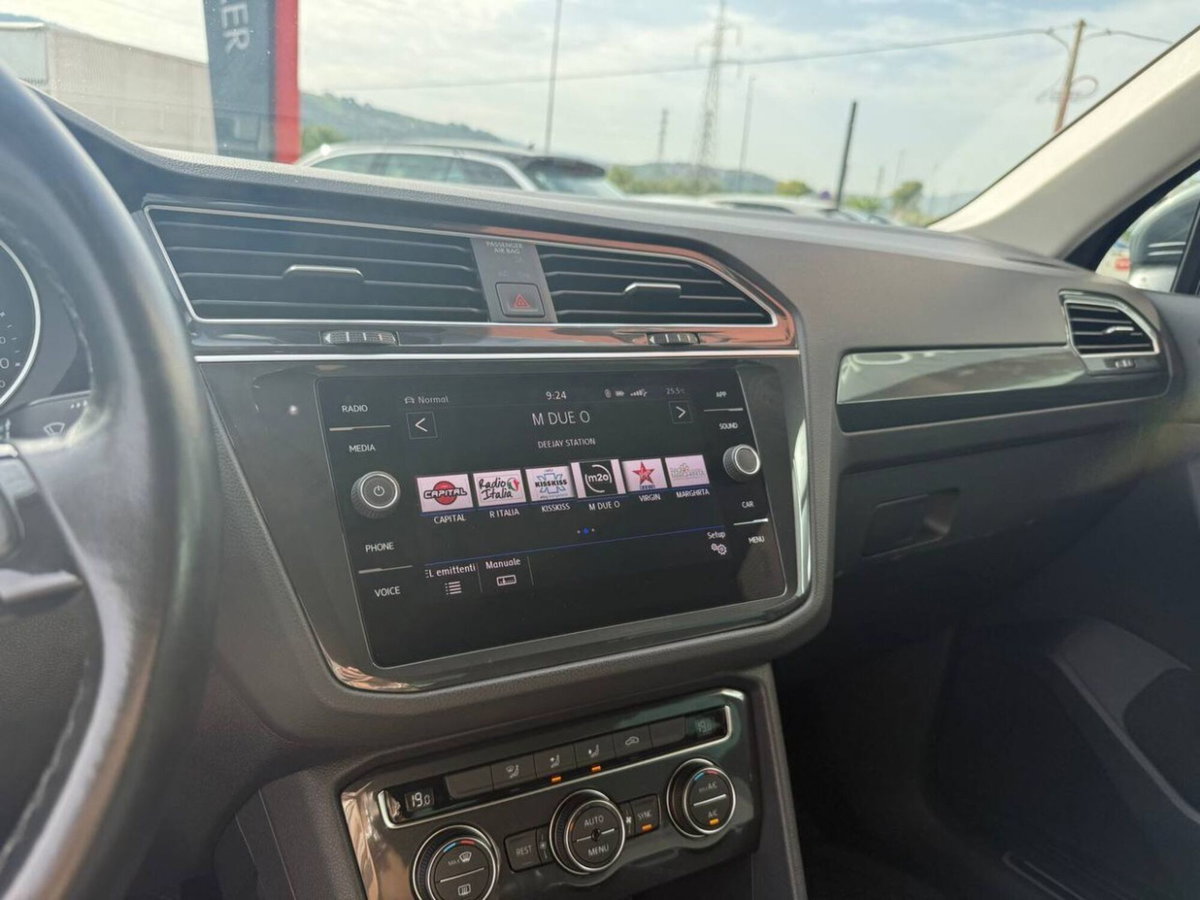 Volkswagen Tiguan 1.6 TDI SCR Sport BlueMotion Technology (13)