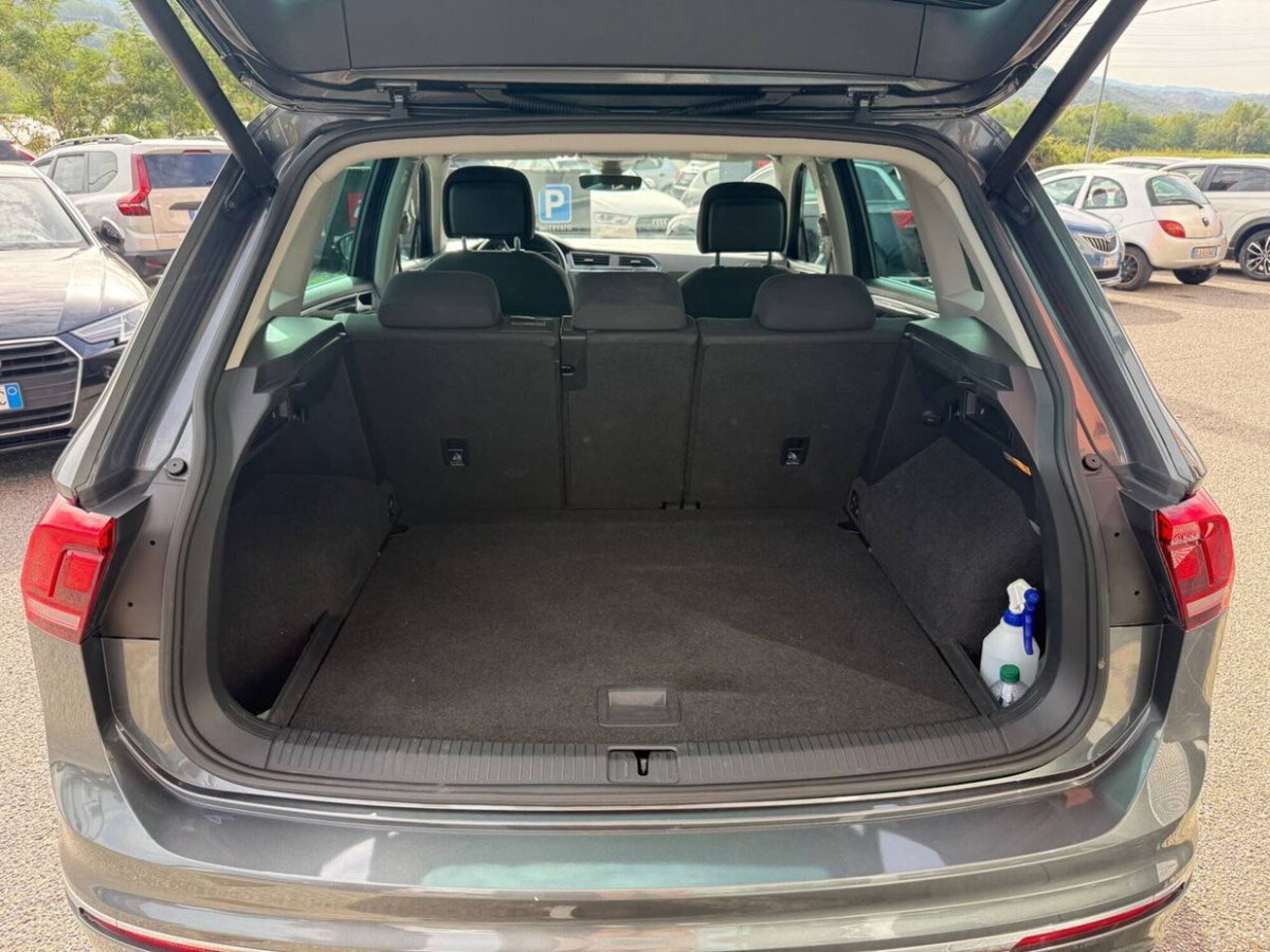 Volkswagen Tiguan 1.6 TDI SCR Sport BlueMotion Technology (17)