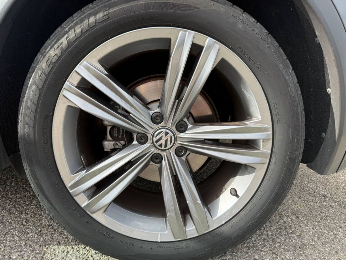 Volkswagen Tiguan 1.6 TDI SCR Sport BlueMotion Technology (6)